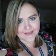 Profesora on line para clases a estudiantes necesitados de practica